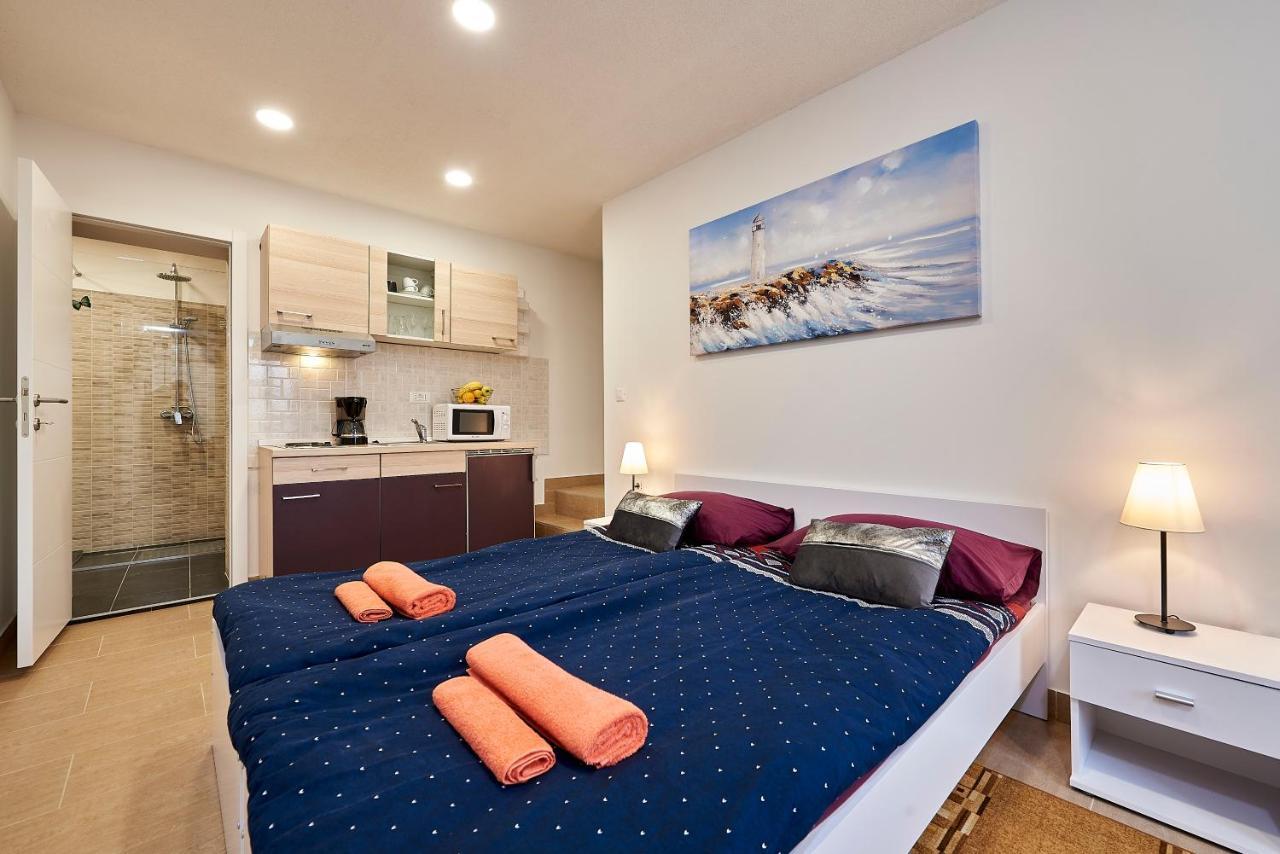 Studio Apartment Bascan Trogir Exterior foto