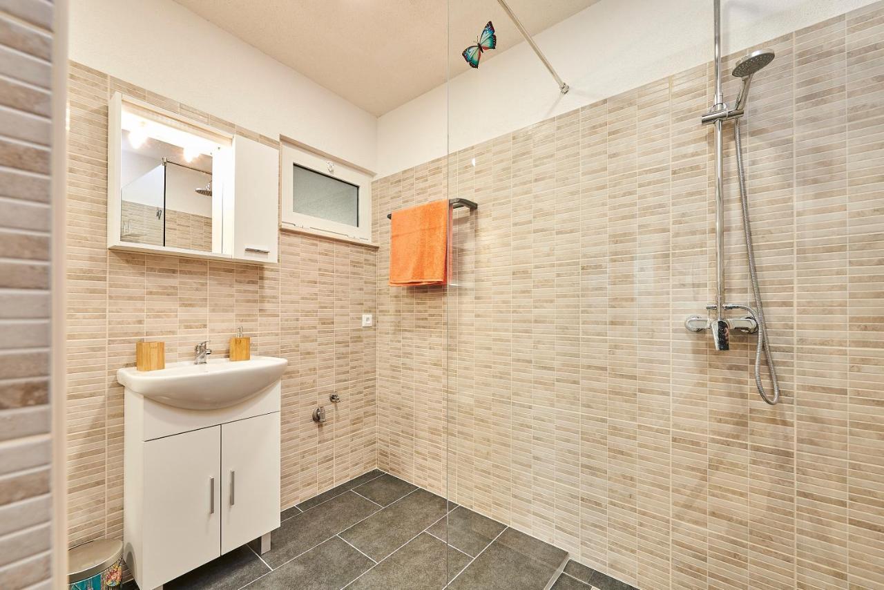Studio Apartment Bascan Trogir Exterior foto