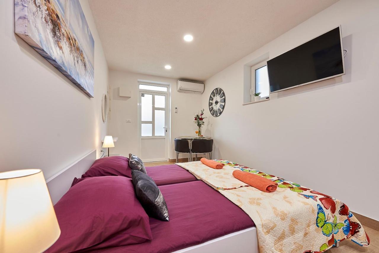 Studio Apartment Bascan Trogir Exterior foto